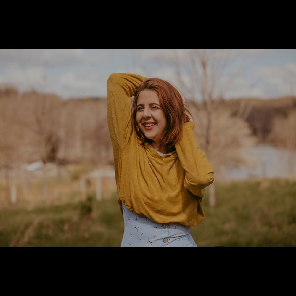 Daffodil cropped hoodie🌼